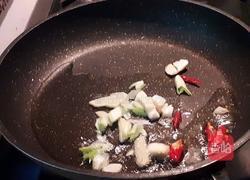 青蒜小炒肥肠的做法图解3