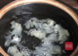 银耳雪梨盅的做法图解4