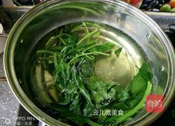 手擀菠菜面条的做法图解2