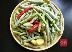 凉拌长豆角的做法图解2