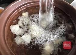 银耳小米粥的做法图解3