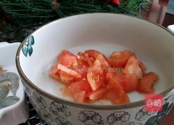 番茄虾仁滑蛋的做法图解1
