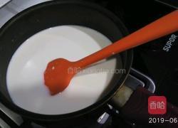 古巨基大呼好吃的十二锋味脆皮炸鲜奶的做法图解3