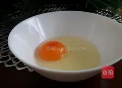 Illustration of how to cook eggs in microwave oven for 1 minute 1
