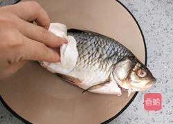 鲫鱼豆腐汤的做法图解3