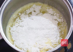 超可爱的草莓雪糕闪电泡芙的做法图解4