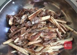 酸菜牛灿皮的做法图解3