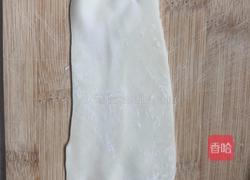 饺子皮油泼面的做法图解1