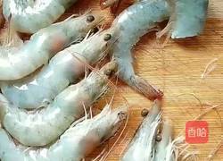 蒜蓉虾油炒意面的做法图解1