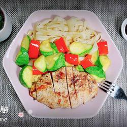 照烧鸡胸蔬菜酿皮的做法[图]