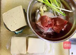 Illustration of the home version of how to make hand-copying with red oil 1