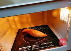 一看就会香喷喷的微波炉烤红薯的做法图解9