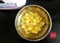 土豆腊肠焖饭的做法图解3