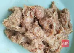 Illustration of how to make white radish meat pie 3