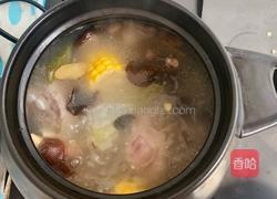 家常玉米排骨汤的做法图解10