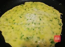 韭菜鸡蛋饼的做法图解8