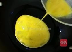 菠萝炒鸡蛋白菜的做法图解2