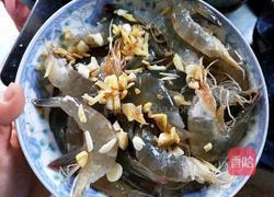 粉丝金针菇蒸基围虾的做法图解5