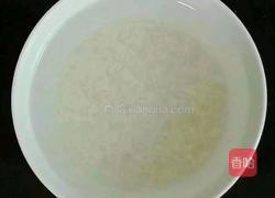 猪肉白菜粥 (宝宝辅食)的做法图解1