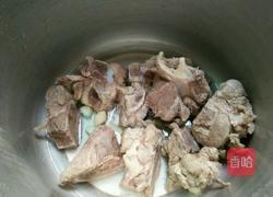 海带大骨汤的做法图解8