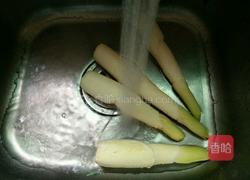 茭白炒肉片的做法图解2