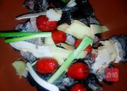 乌鸡雷公根汤的做法图解5