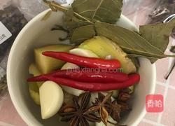 电饭煲卤味猪蹄的做法图解2