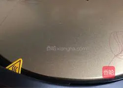 Illustration of how to bake wings in a pancake pan 11