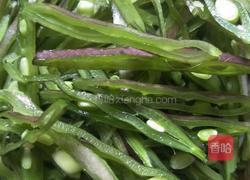 青椒肉丝炒猪耳豆的做法图解2