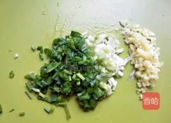 茄汁鲜肉馄饨的做法图解3