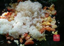 蟹肉棒火腿肠蛋炒饭的做法图解7