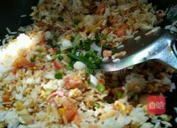 蟹肉棒火腿肠蛋炒饭的做法图解10