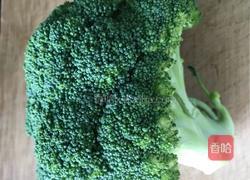 蒜蓉西兰花的做法图解1