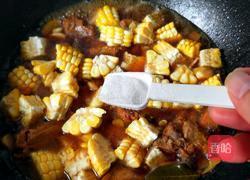 玉米烧排骨的做法图解15