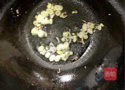 丝瓜鸭血鱼丸汤的做法图解3