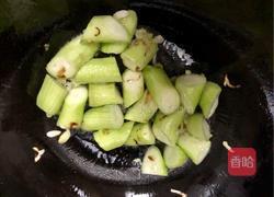 丝瓜鸭血鱼丸汤的做法图解4