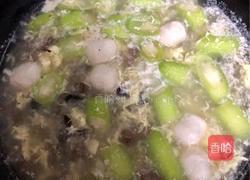 丝瓜鸭血鱼丸汤的做法图解7