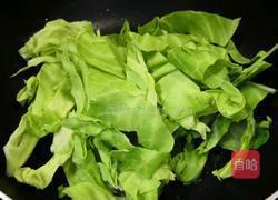 圆白菜炒木耳的做法图解8