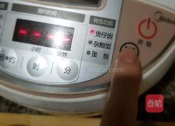 香肠糯米煲仔饭的做法图解5