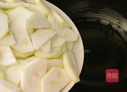 蒲瓜炒木耳的做法图解6