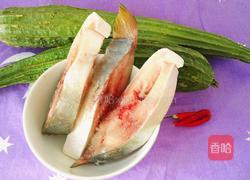清蒸丝瓜鱼的做法图解1