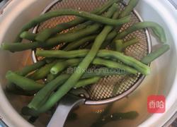 四季豆炒粉丝的做法图解11