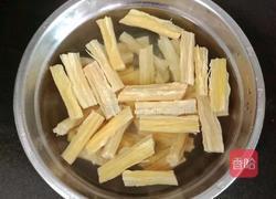 芹菜炒腐竹的做法图解1