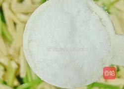 芹菜炒腐竹的做法图解7