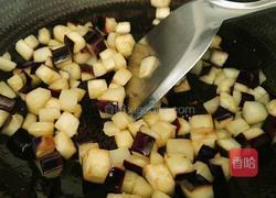 茄子炒卷心菜的做法图解6