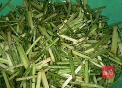 凉拌小芹的做法图解5