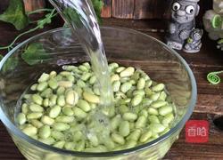 辣椒酱蒸毛豆米的做法图解1