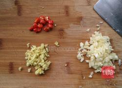 凉拌黑木耳的做法图解3