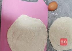 手抓饼烤香肠的做法图解1