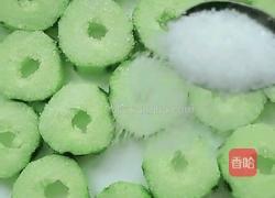 翡翠玉带虾仁的做法图解3